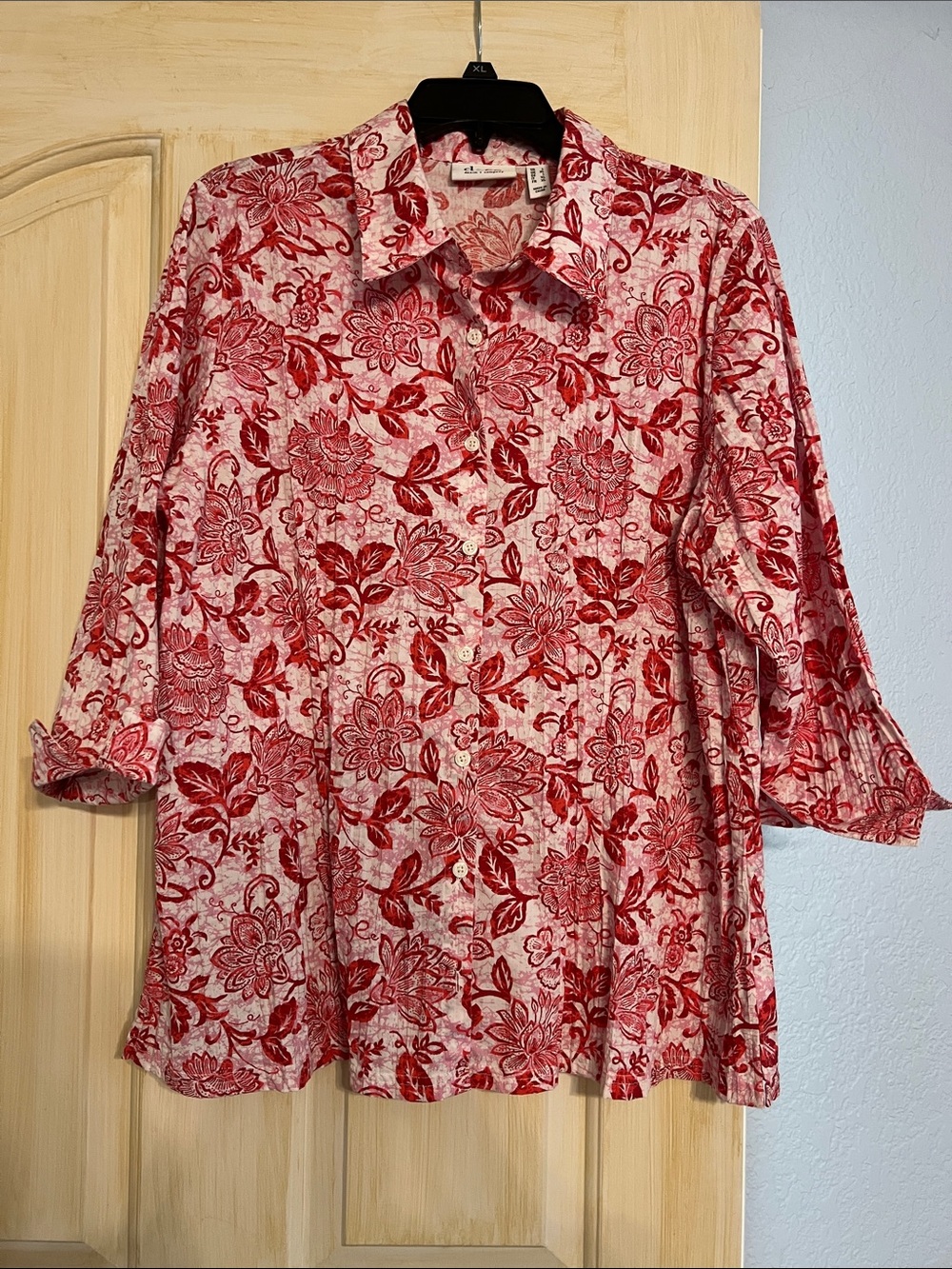 Women's Red Floral Button-Down Shirt with Collar